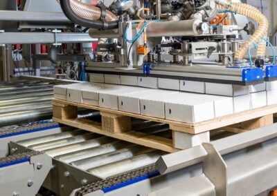 Haakse overzetter voor robotlijn